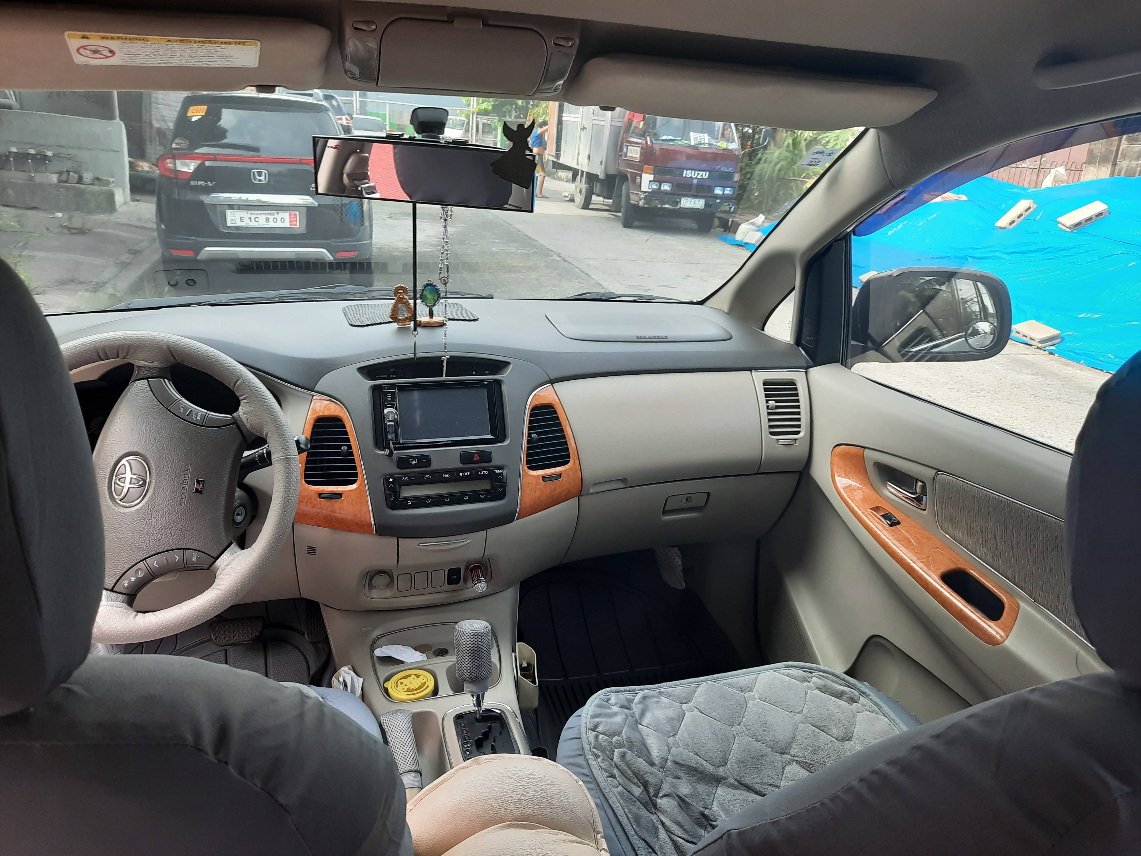 2010 Toyota Innova 2010 Toyota Innova
