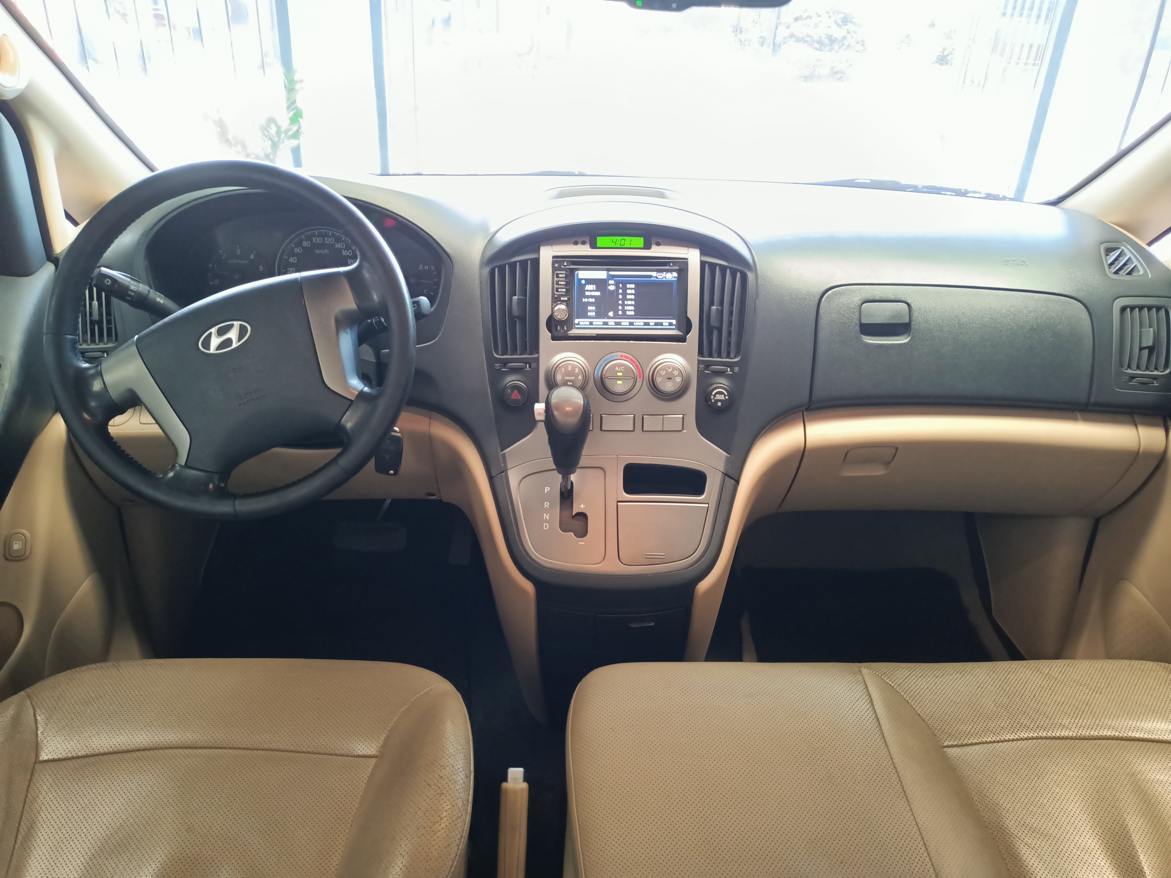 2014 Hyundai Grand Starex 2014 Hyundai Grand Starex