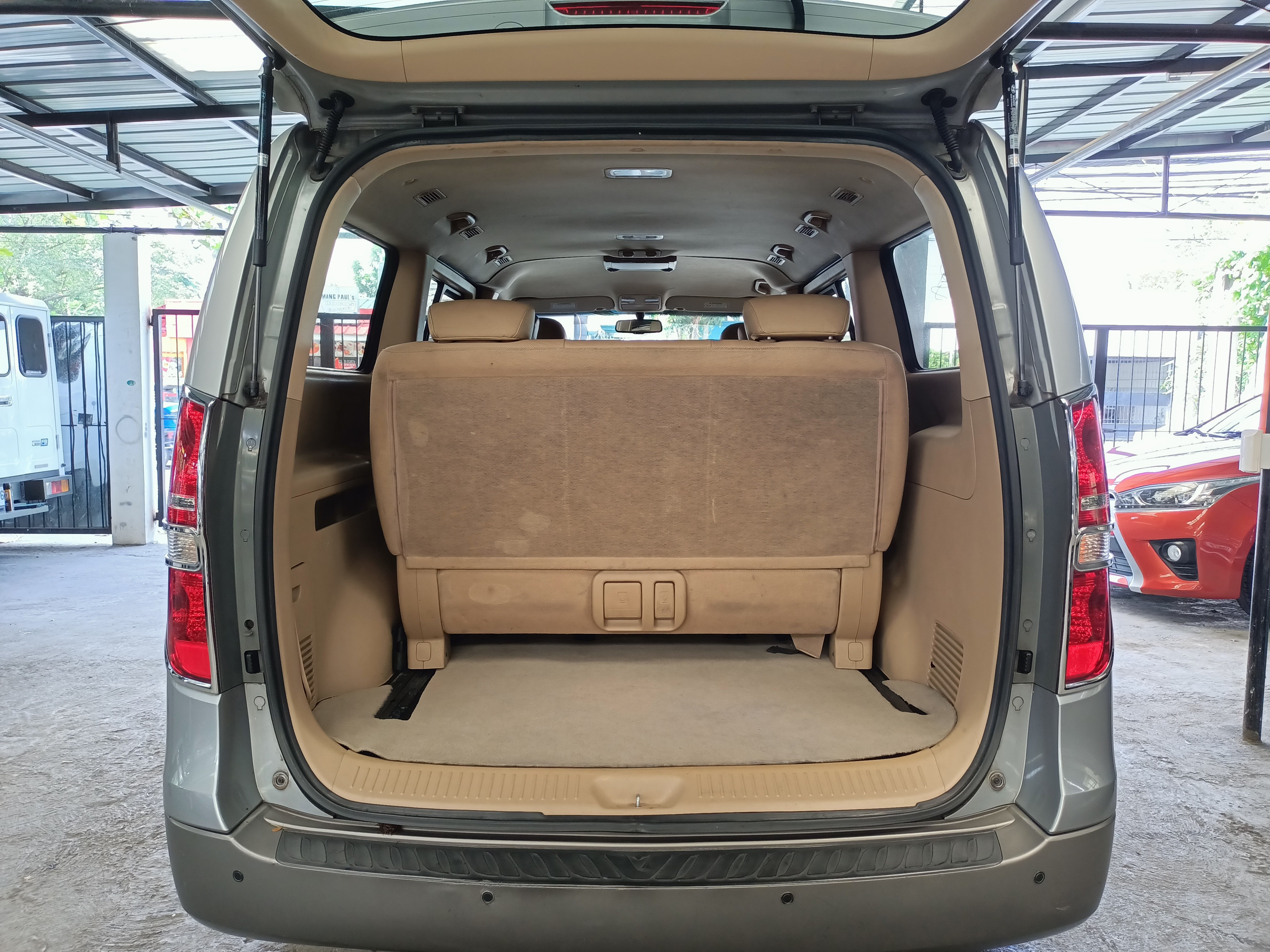 2014 Hyundai Grand Starex 2014 Hyundai Grand Starex