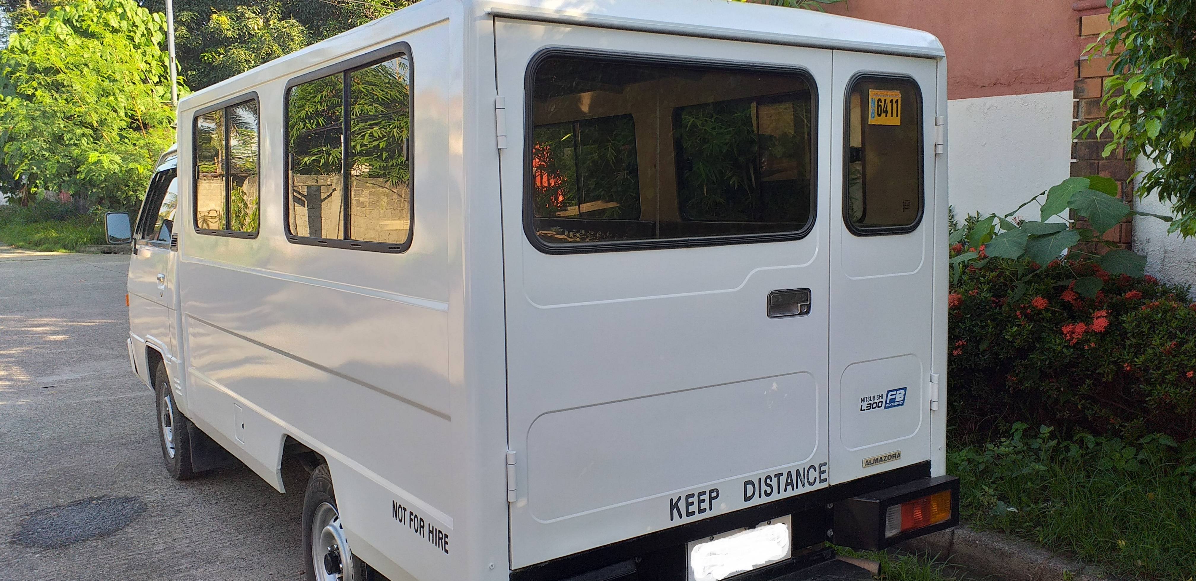 2014 Mitsubishi L300 2014 Mitsubishi L300