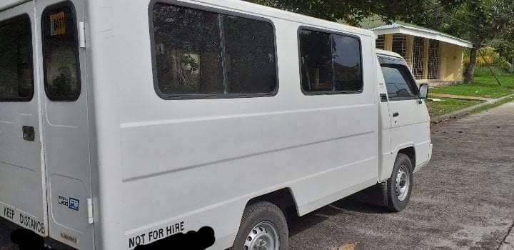 2014 Mitsubishi L300 2014 Mitsubishi L300