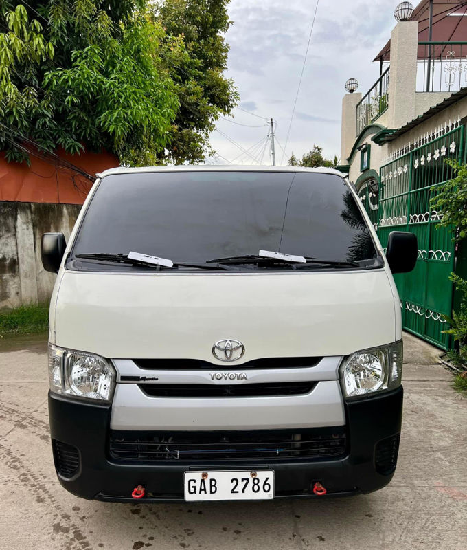 Second hand 2017 Toyota Hiace Commuter 3.0 M/T