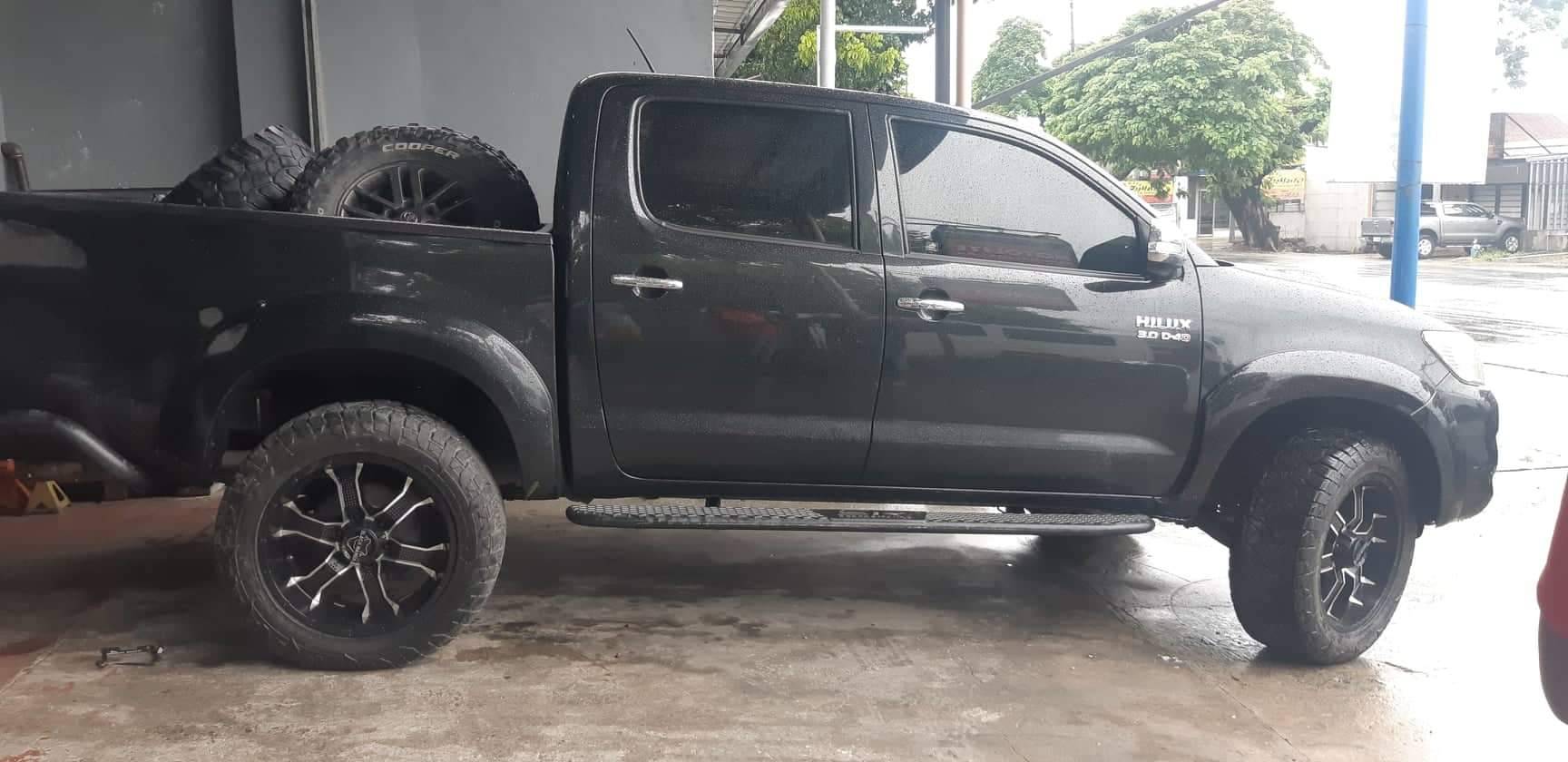 Second hand 2014 Toyota Hilux 2.4 G DSL 4x2 A/T