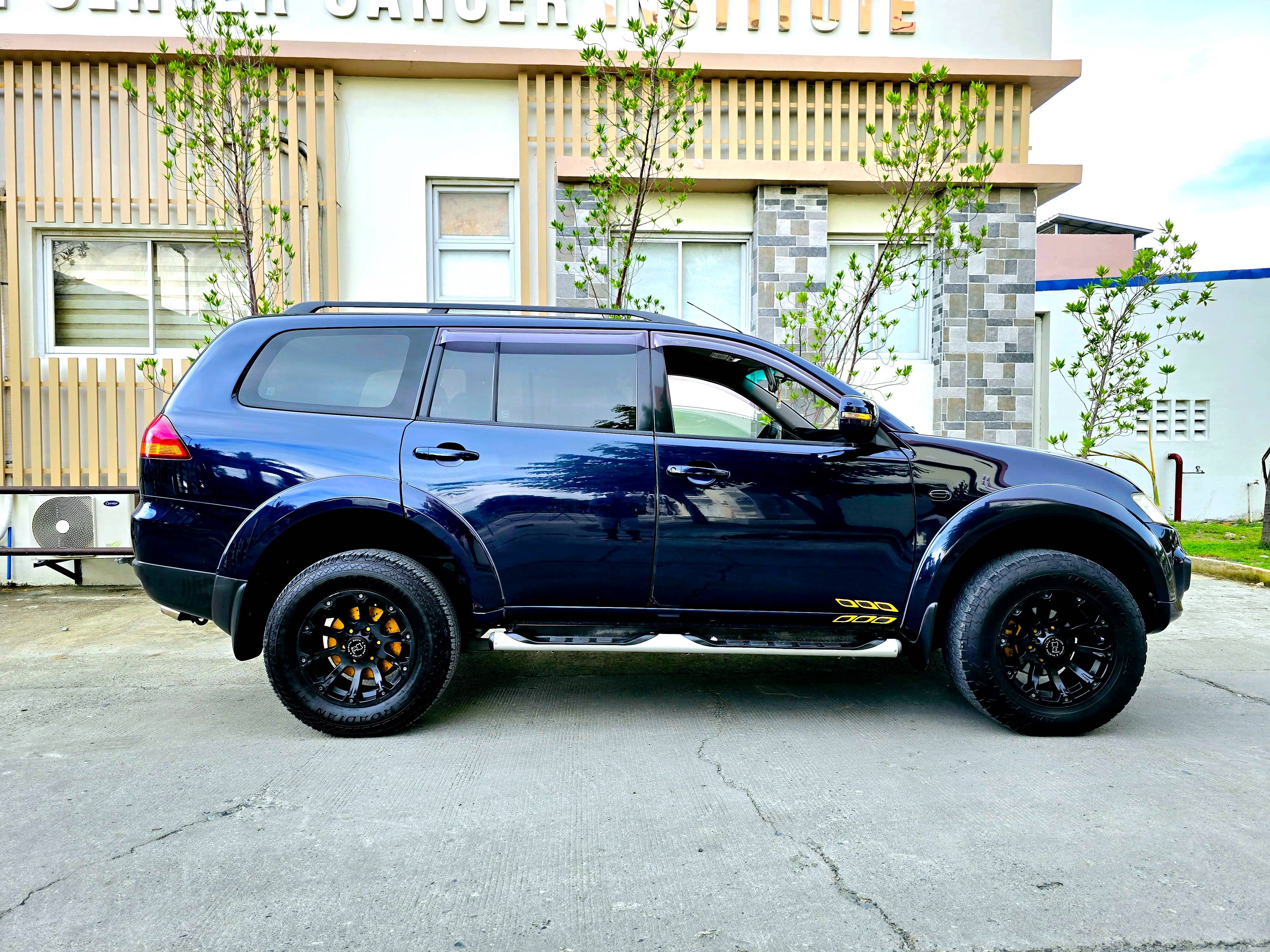 2013 Mitsubishi Montero Sport 2013 Mitsubishi Montero Sport