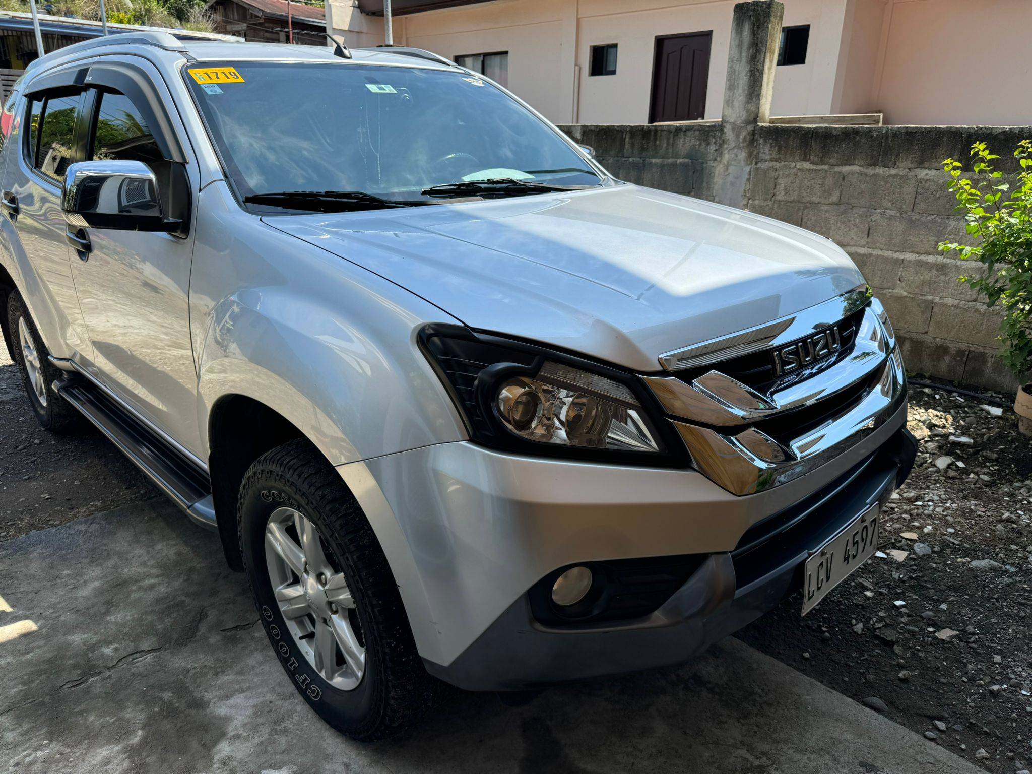 Second Hand 2017 Isuzu MU-X Second Hand 2017 Isuzu MU-X