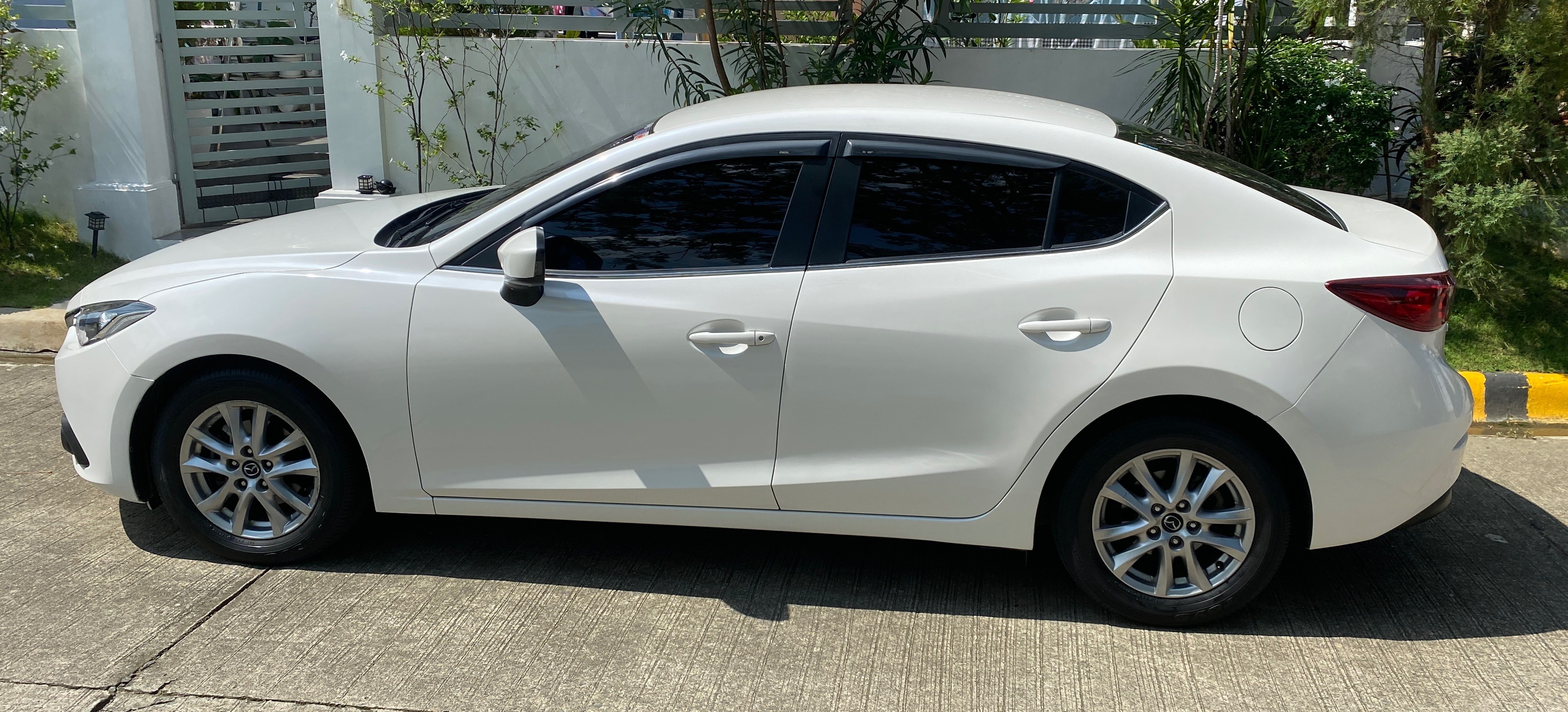 2016 Mazda 3 Sedan 2016 Mazda 3 Sedan