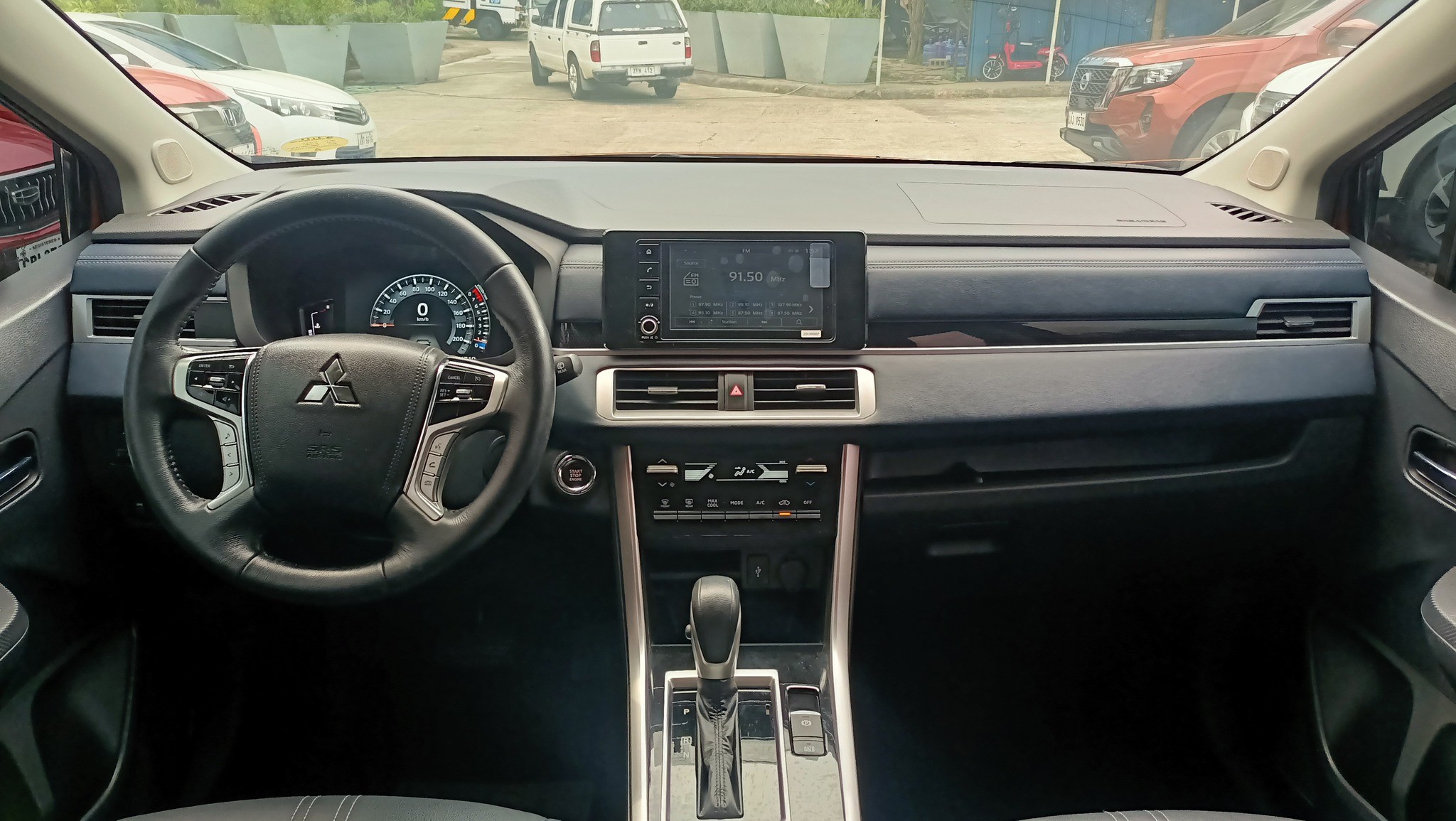 2024 Mitsubishi Xpander Cross 2024 Mitsubishi Xpander Cross