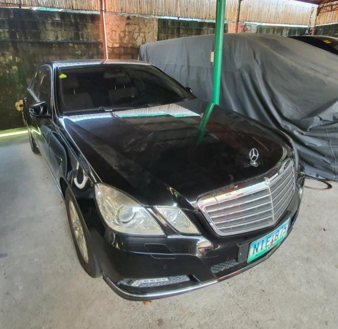 2010 Mercedes-Benz E-Class Sedan 2010 Mercedes-Benz E-Class Sedan