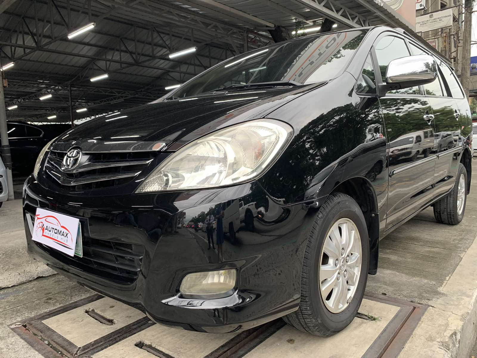 2010 Toyota Innova 2010 Toyota Innova