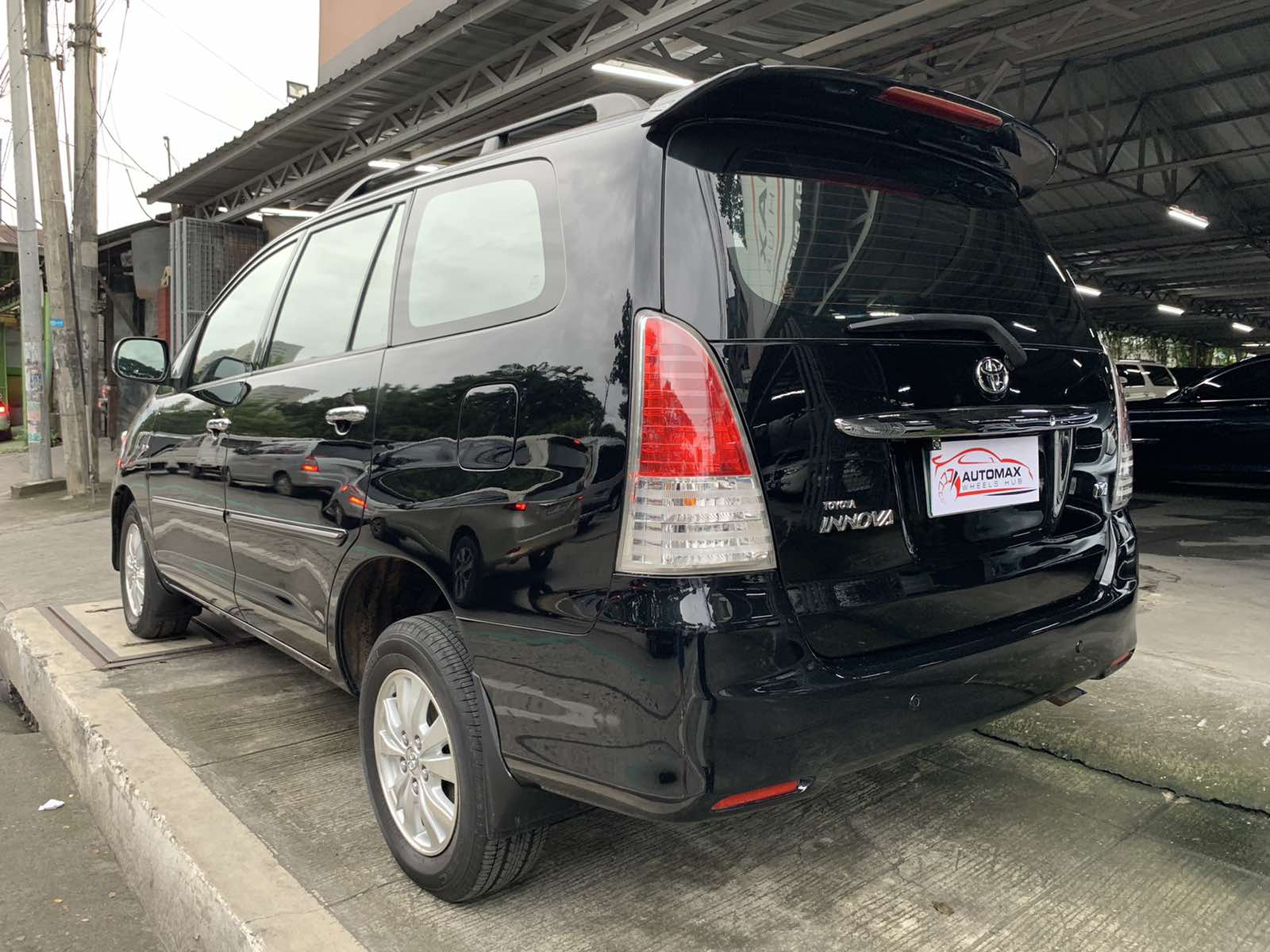 2010 Toyota Innova 2010 Toyota Innova