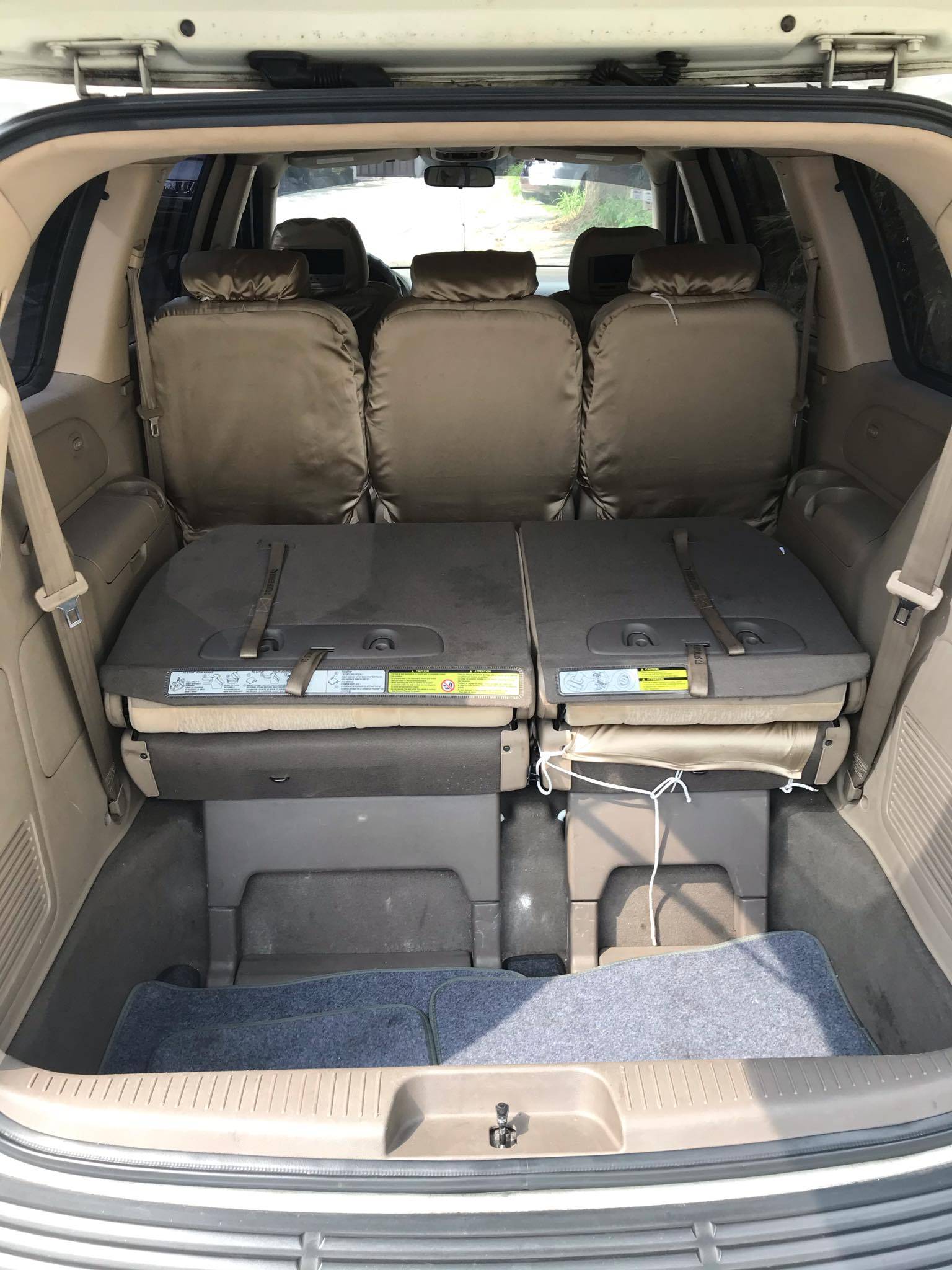 2012 Kia Grand Carnival 2012 Kia Grand Carnival