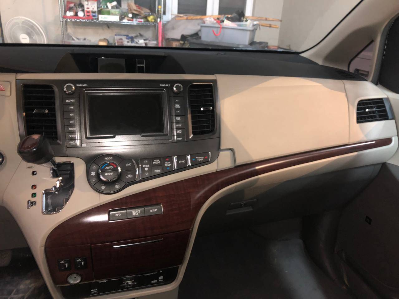 2011 Toyota Sienna 2011 Toyota Sienna