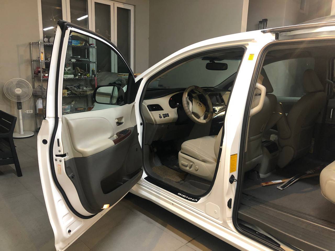 2011 Toyota Sienna 2011 Toyota Sienna