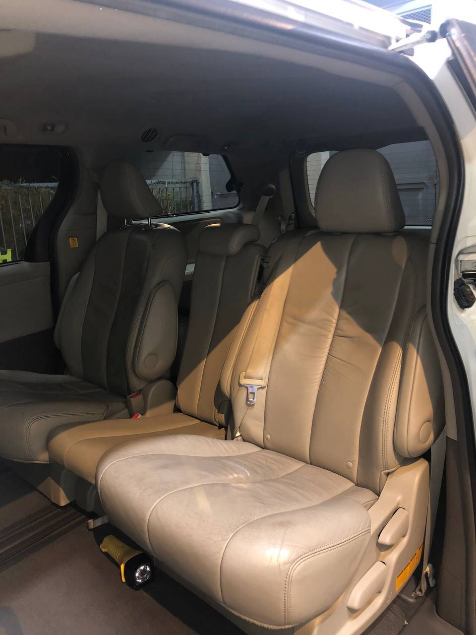 2011 Toyota Sienna 2011 Toyota Sienna