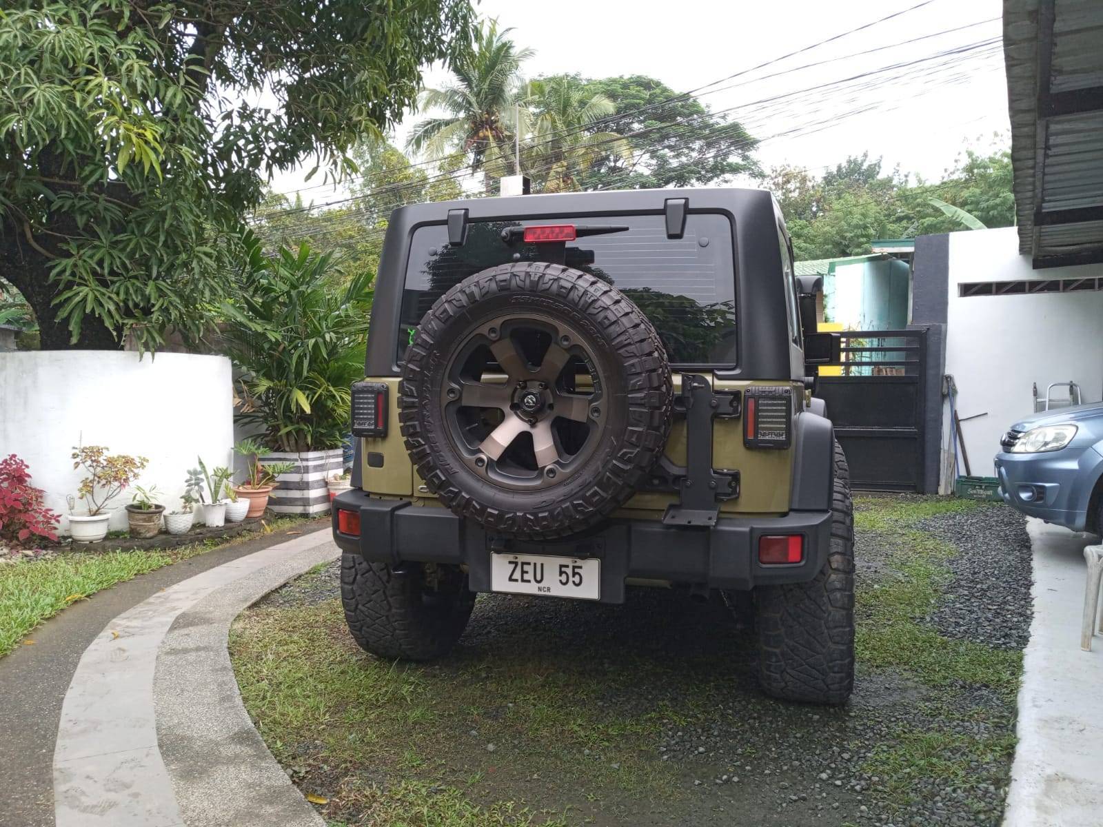 Second hand 2013 Jeep Wrangler 2.8L AT