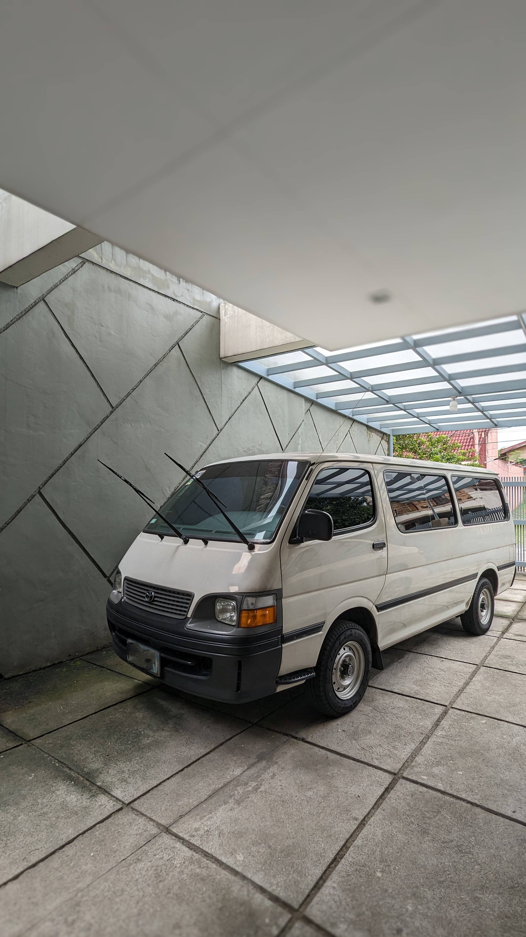 Second Hand 2003 Toyota Hiace