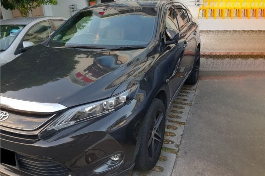 2nd Hand 2016 Toyota Harrier 2.0A Elegance Panoramic