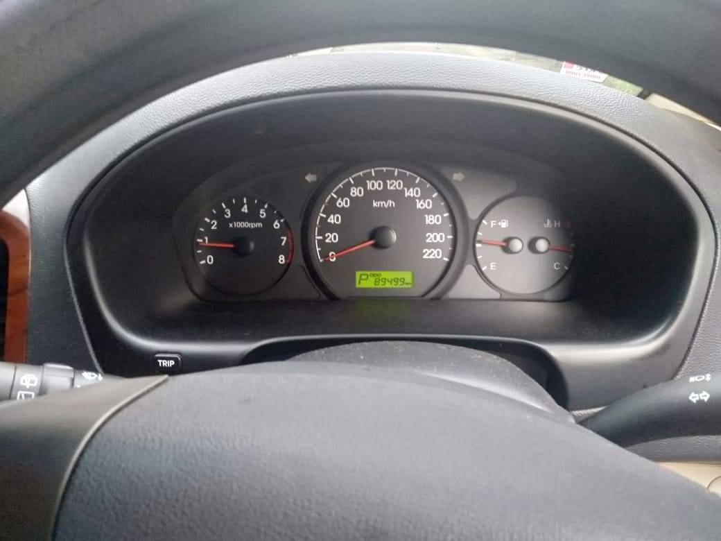 Dijual 2011 Hyundai H1 2.4L XG AT 2.4L XG AT Bekas