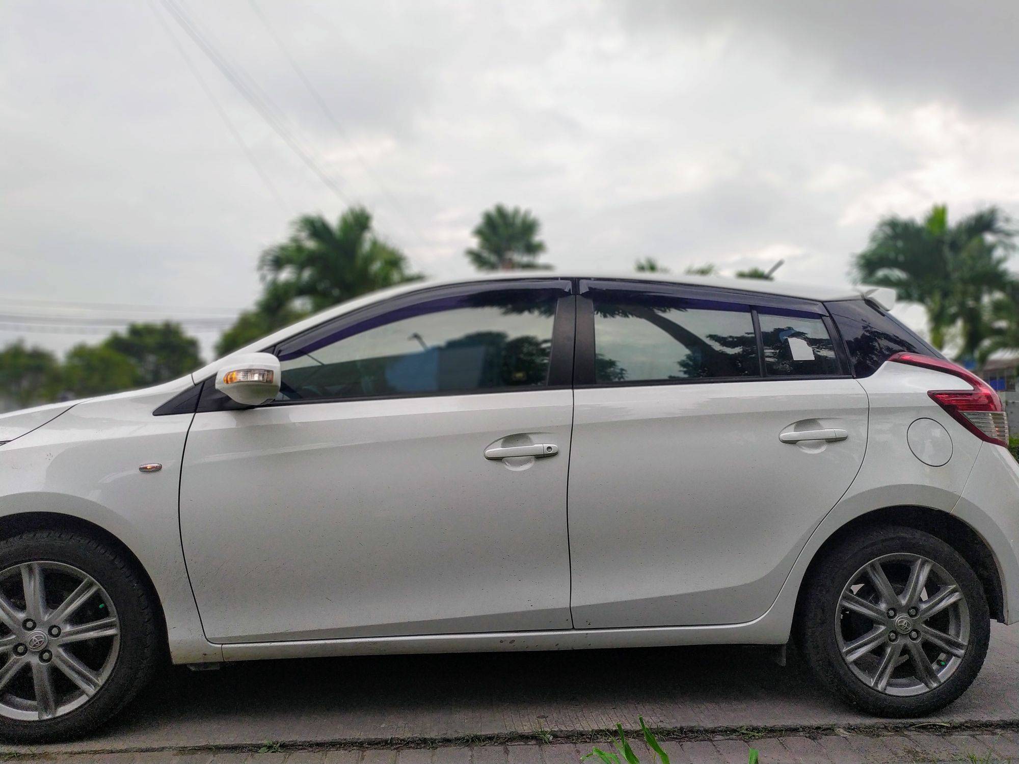 2015 Toyota Yaris G CVT 3 AB G CVT 3 AB tua