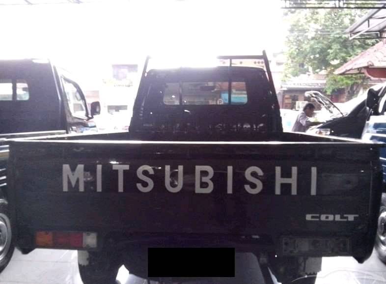 2010 Mitsubishi L300 2010 Mitsubishi L300