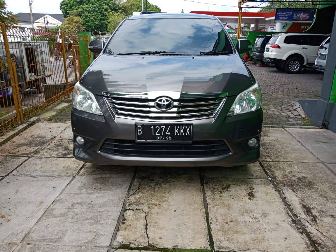 2012 Toyota Kijang Innova 2.0 V MT 2.0 V MT bekas