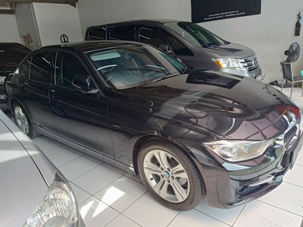 2015 BMW 3 Series Sedan  320i Sport 320i Sport tua