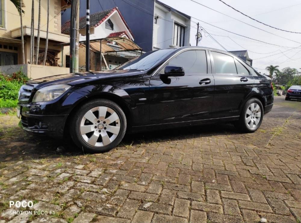 Old 2011 Mercedes Benz C-Class  C200 C200