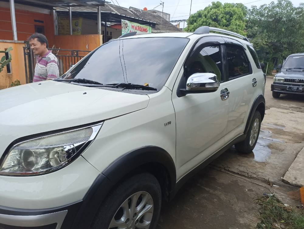2013 Daihatsu Terios 1.5L TX AT ELEGANT 1.5L TX AT ELEGANT bekas