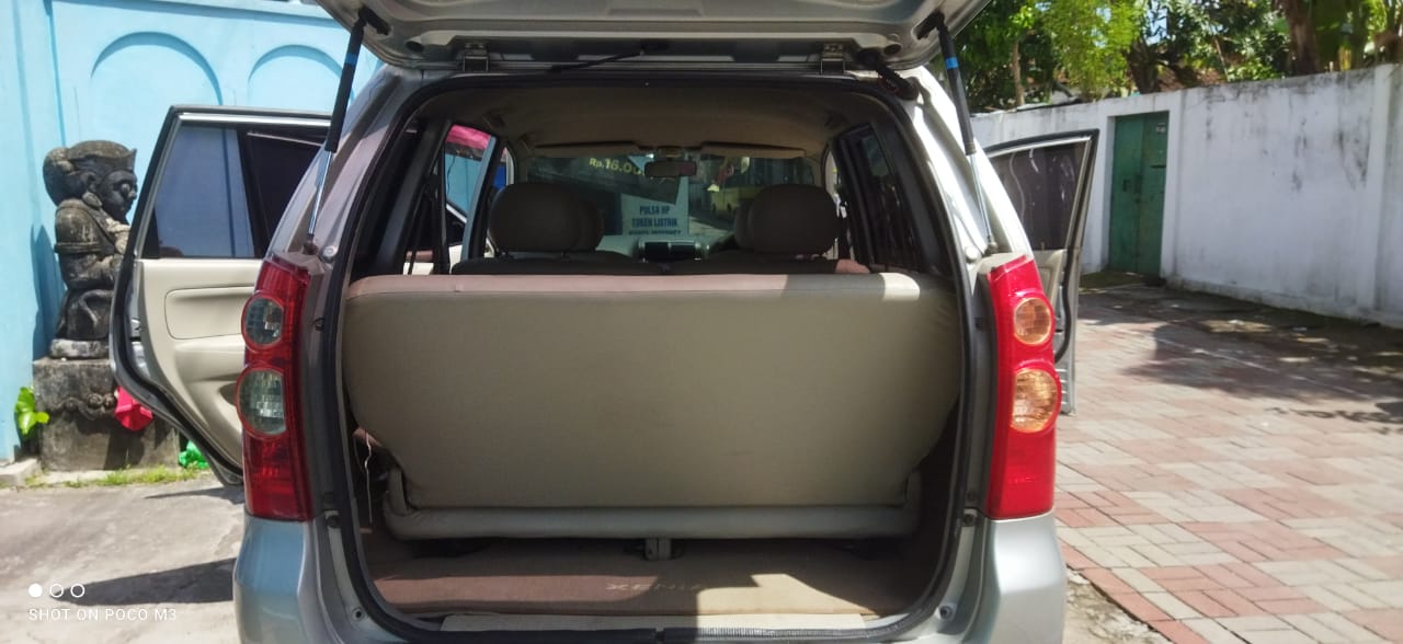 2010 Daihatsu Xenia  1.0 D MT 2010 Daihatsu Xenia  1.0 D MT