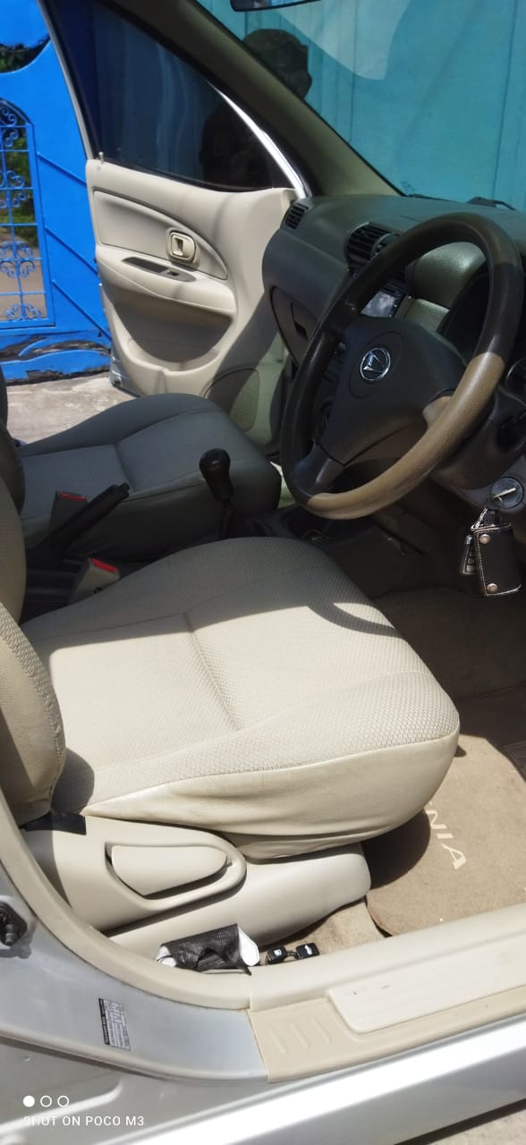 2010 Daihatsu Xenia  1.0 D MT 2010 Daihatsu Xenia  1.0 D MT