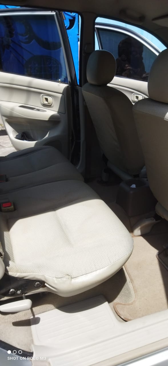 2010 Daihatsu Xenia  1.0 D MT 2010 Daihatsu Xenia  1.0 D MT