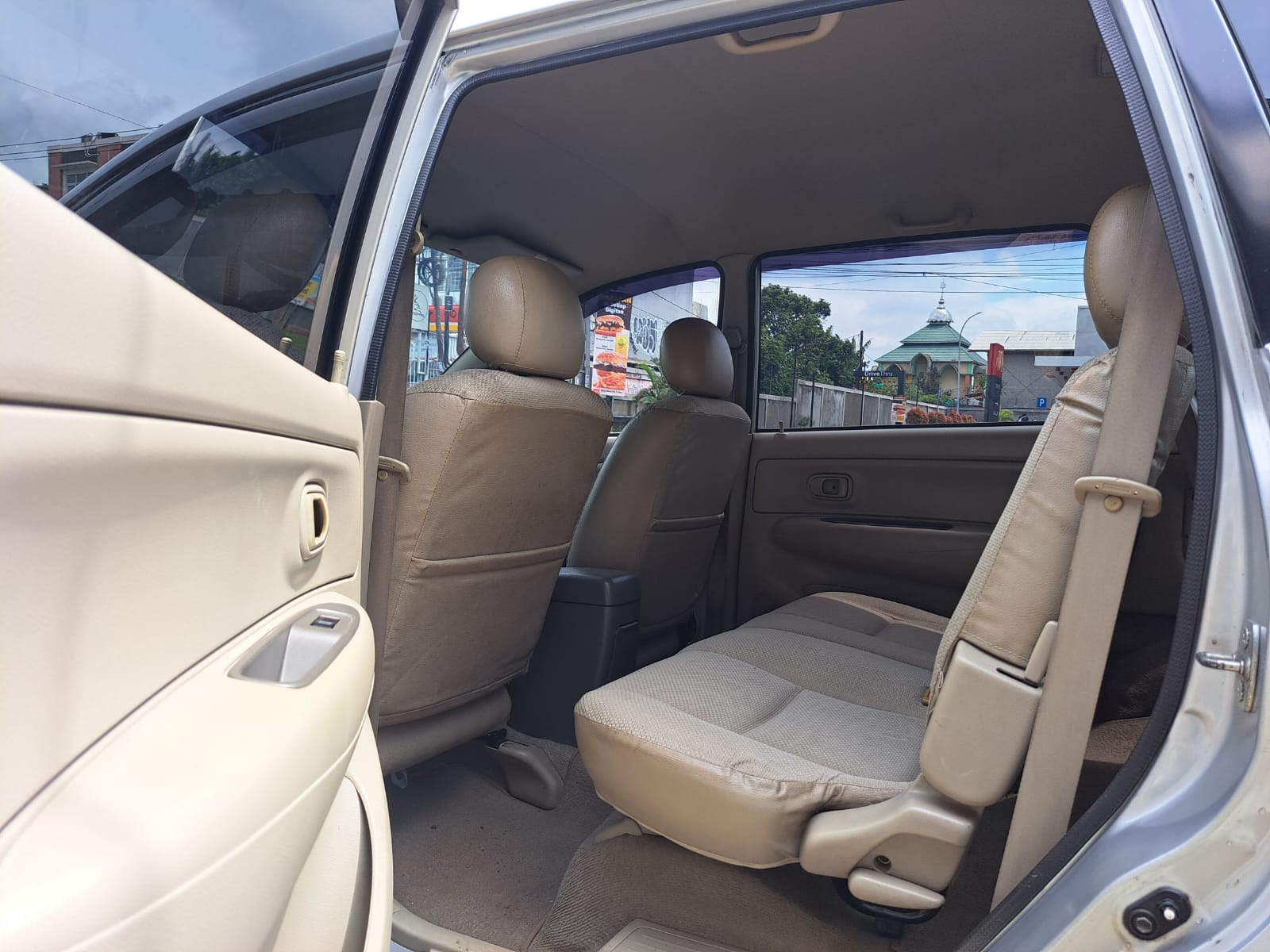 2011 Daihatsu Xenia 2011 Daihatsu Xenia