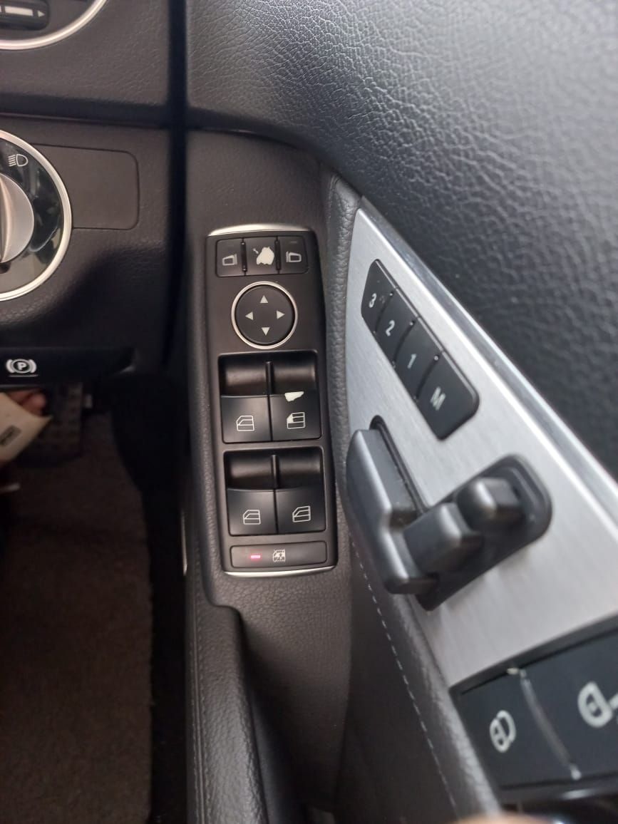 2011 Mercedes Benz C-Class Sedan 2011 Mercedes Benz C-Class Sedan