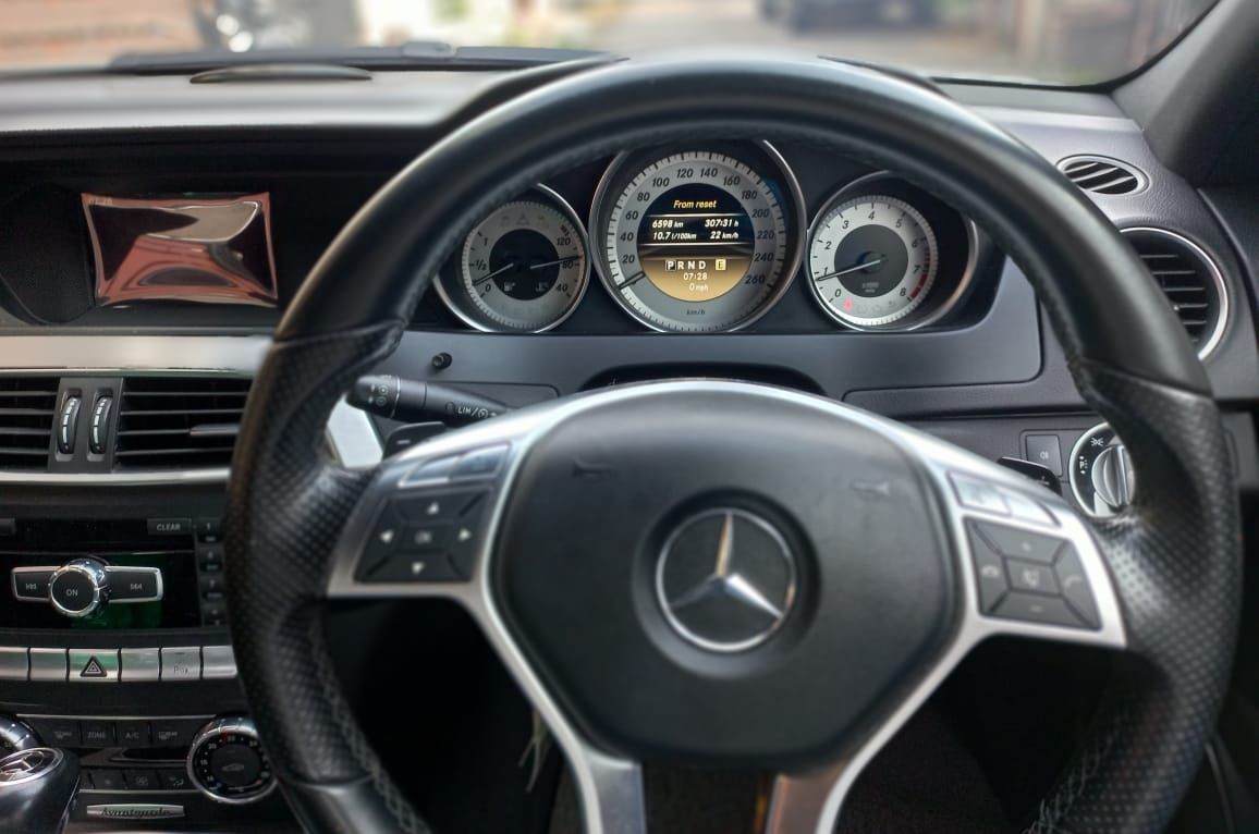 2011 Mercedes Benz C-Class Sedan 2011 Mercedes Benz C-Class Sedan