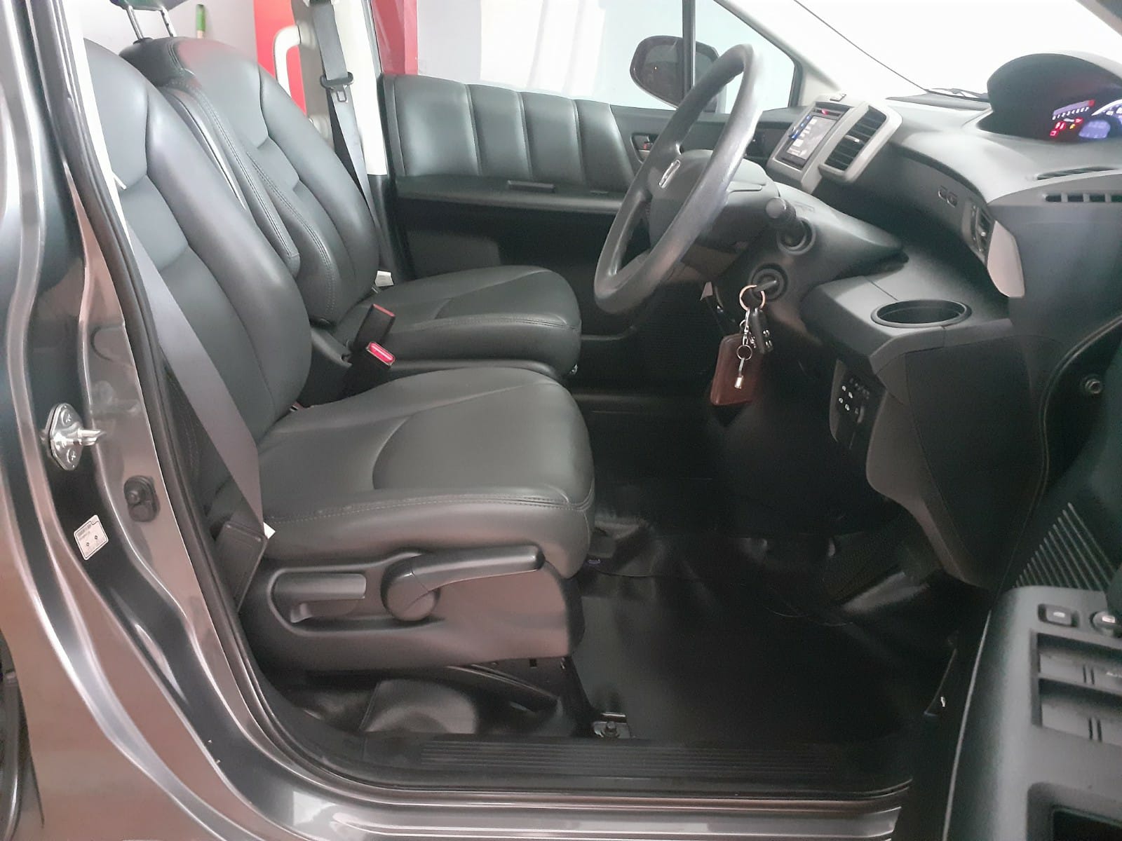 2013 Honda Freed  EA/T 2013 Honda Freed  EA/T