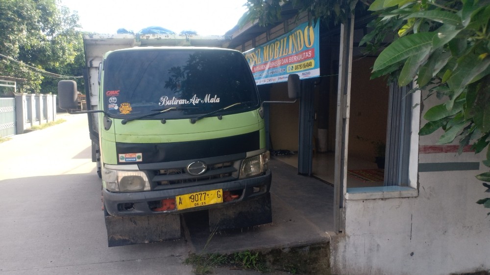 2015 Mitsubishi Colt L300