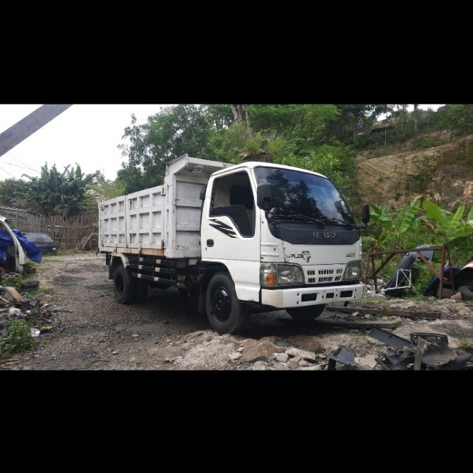 2011 Isuzu Traga