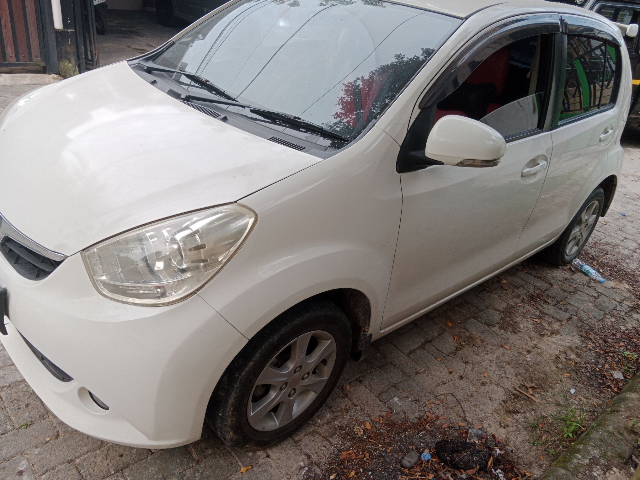 2012 Daihatsu Sirion 2012 Daihatsu Sirion