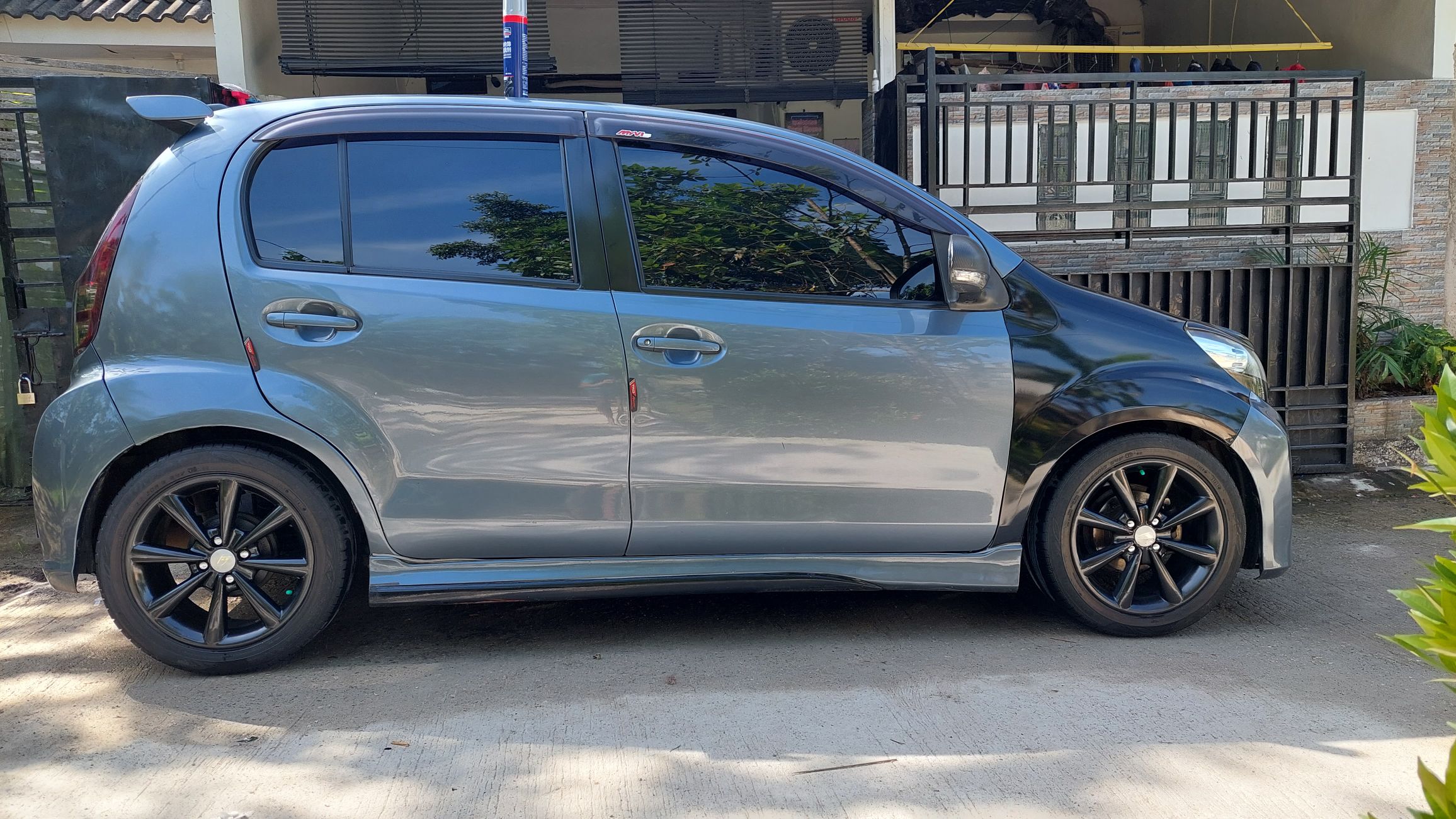 2012 Daihatsu Sirion 2012 Daihatsu Sirion