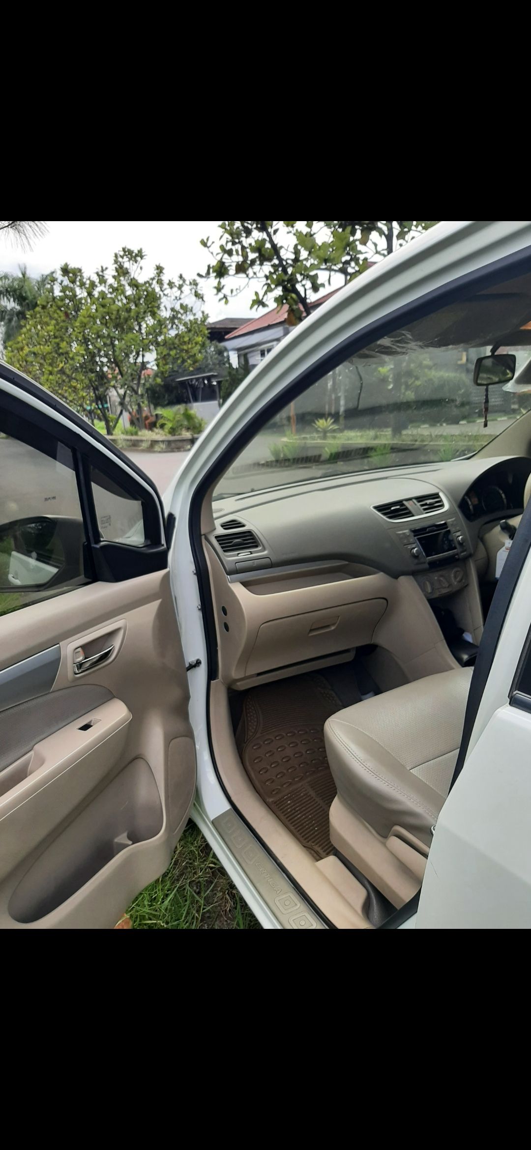 2013 Suzuki Ertiga 2013 Suzuki Ertiga