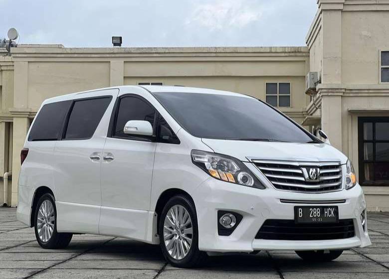 2013 Toyota Alphard Bekas 2013 Toyota Alphard Bekas