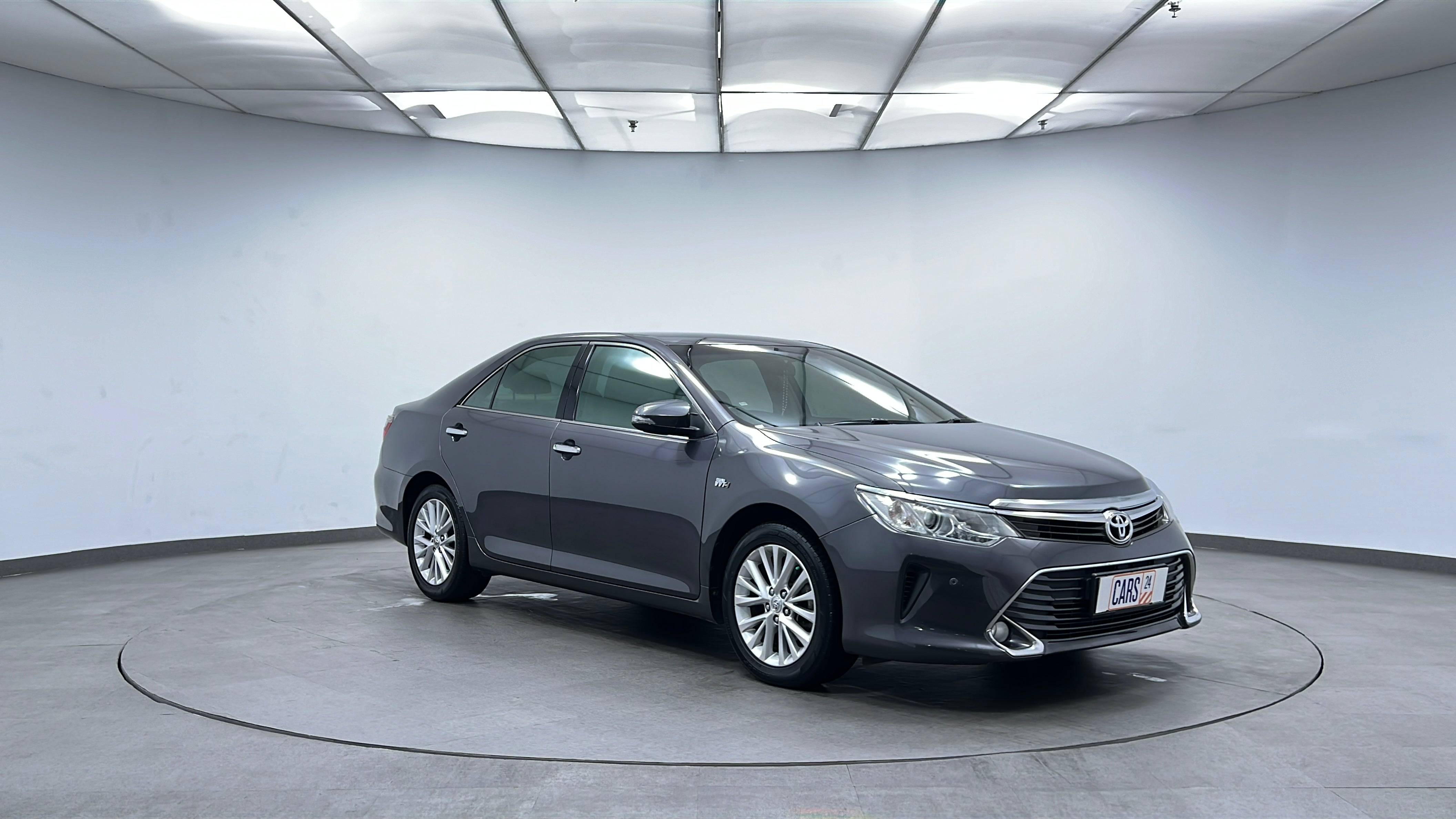 Old 2016 Toyota Camry 2.5 V 2.5 V