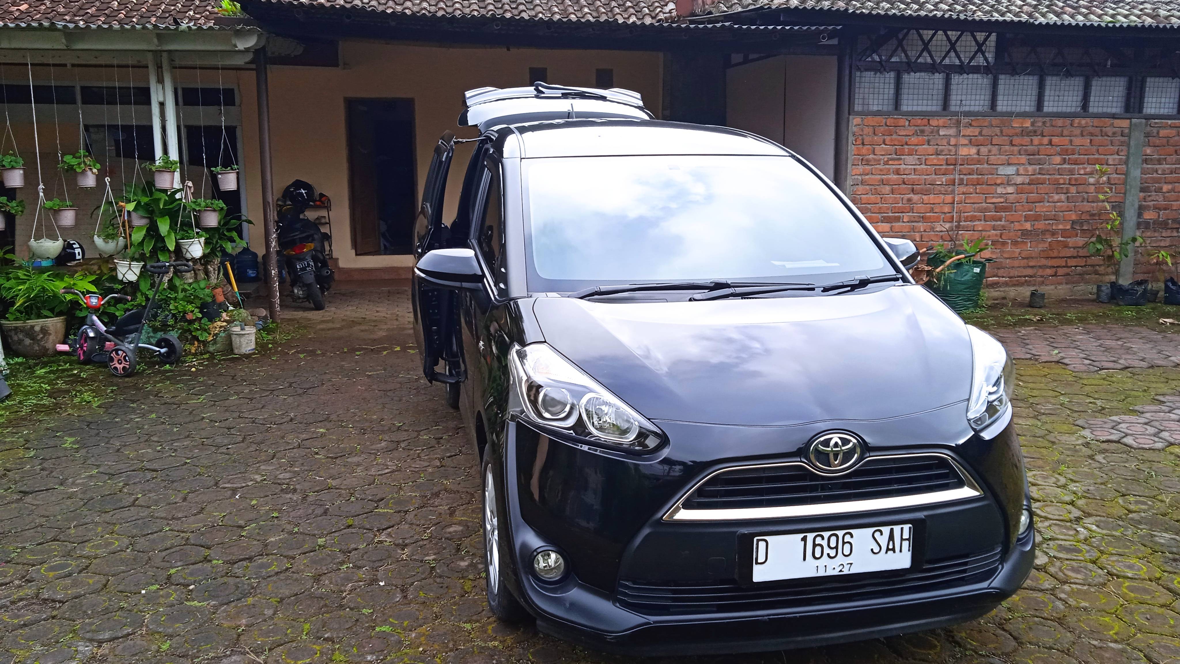 2017 Toyota Sienta 2017 Toyota Sienta