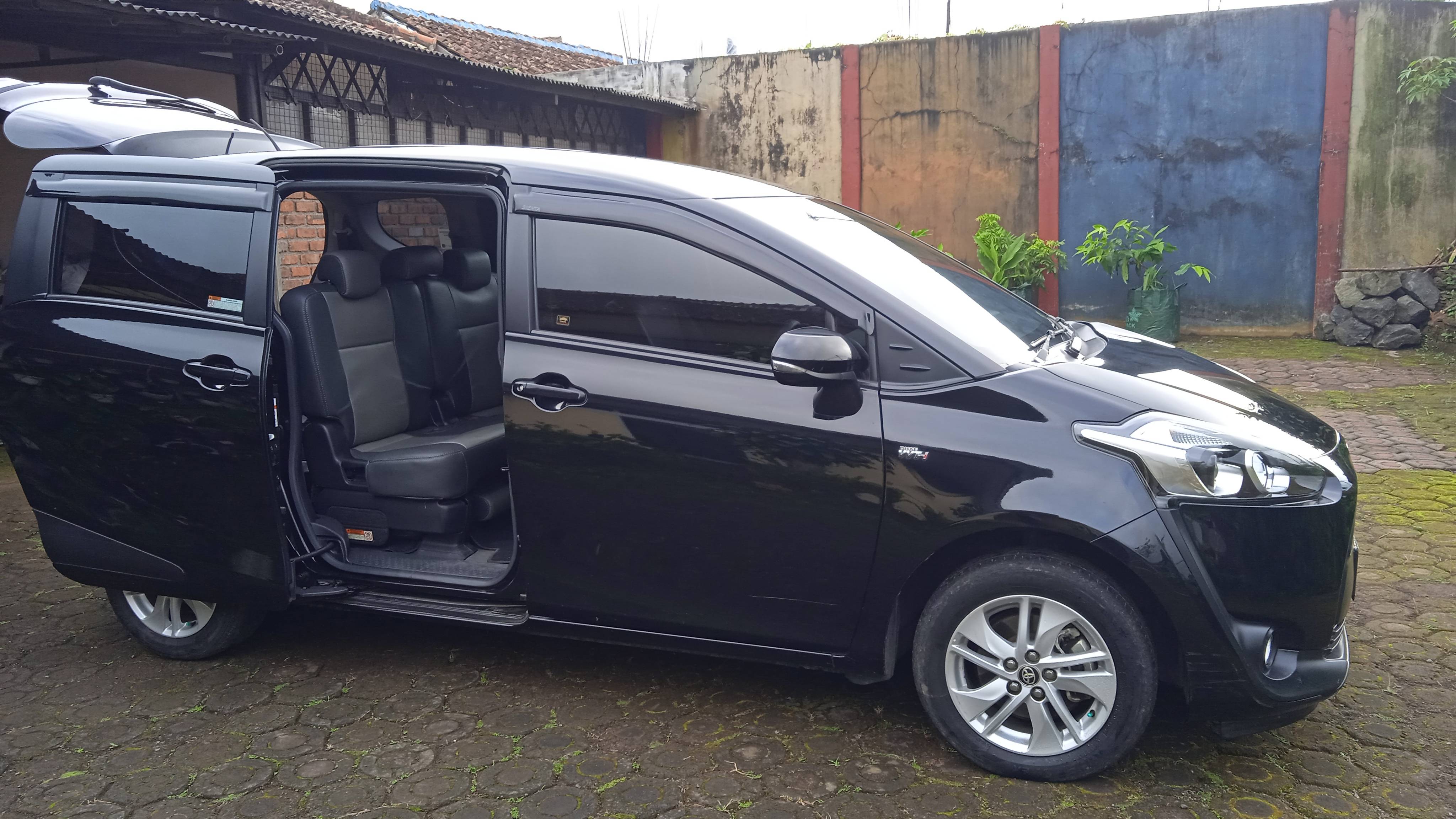 2017 Toyota Sienta 2017 Toyota Sienta