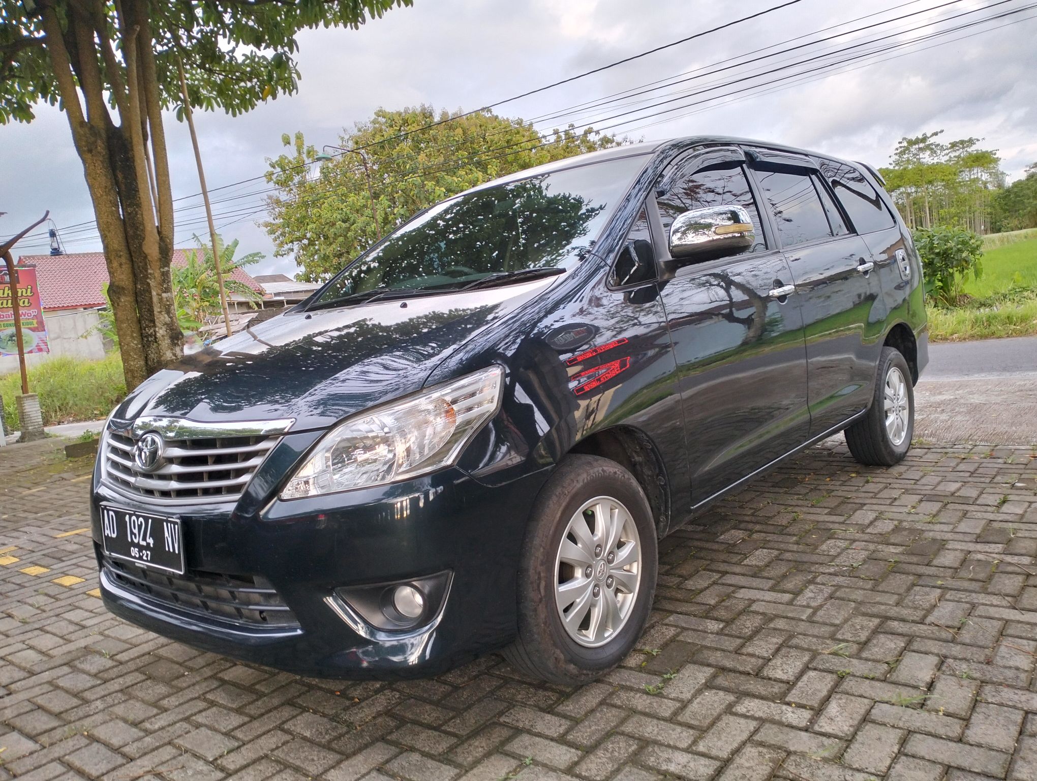 2012 Toyota Kijang Innova 2012 Toyota Kijang Innova