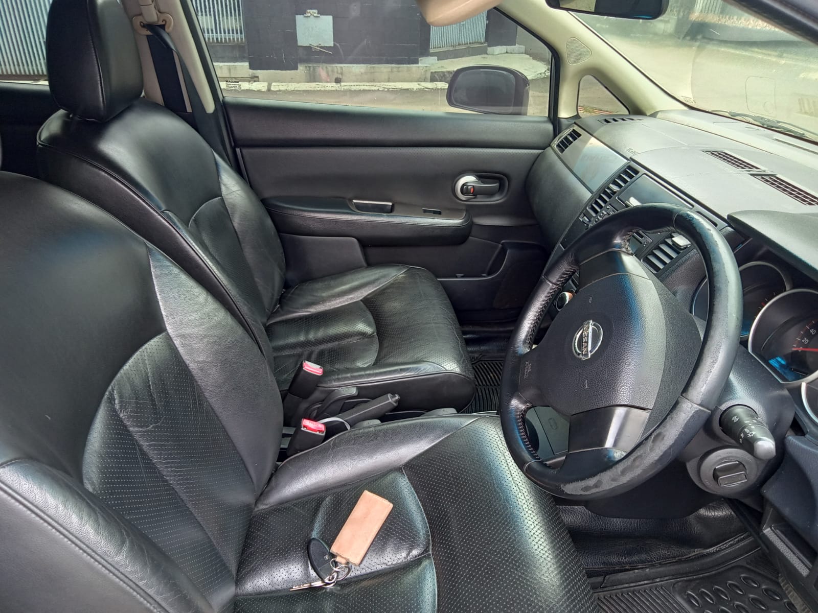 2007 Nissan Latio Sedan 2007 Nissan Latio Sedan