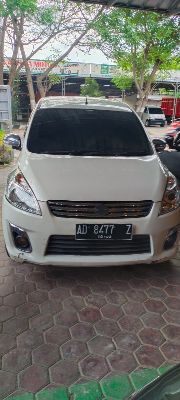2012 Suzuki Ertiga  Bekas 2012 Suzuki Ertiga  Bekas
