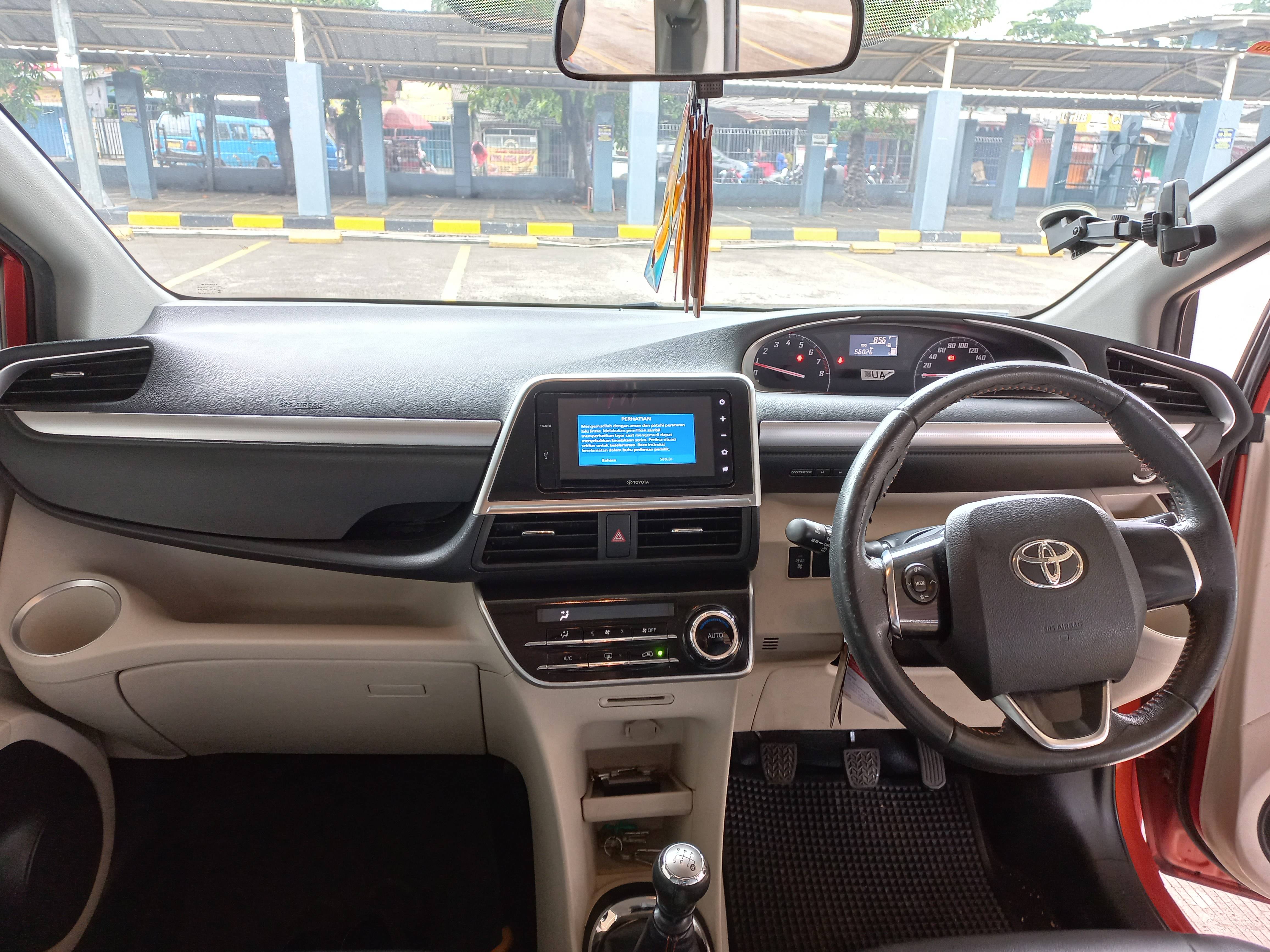 2017 Toyota Sienta 2017 Toyota Sienta