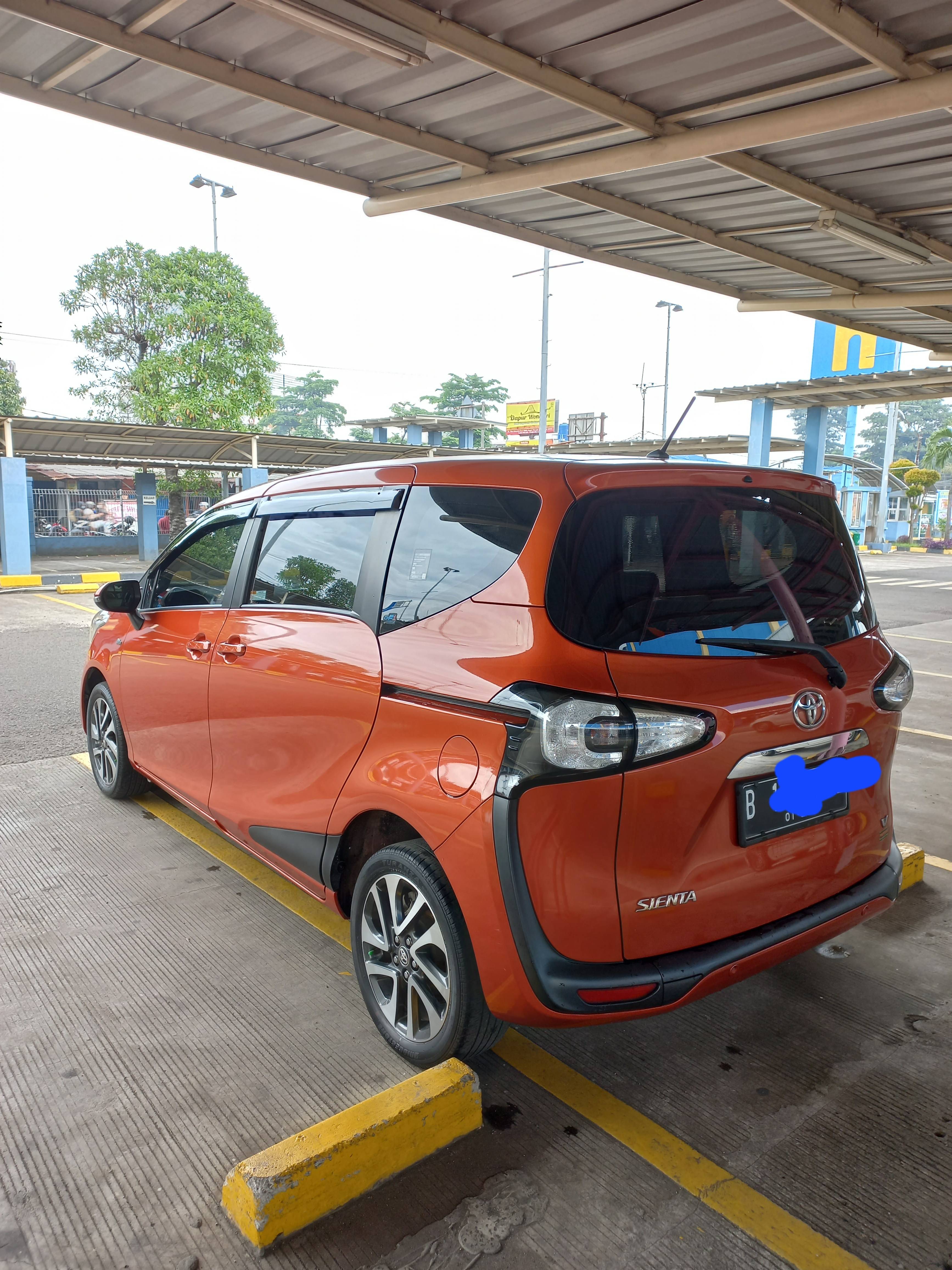 2017 Toyota Sienta 2017 Toyota Sienta