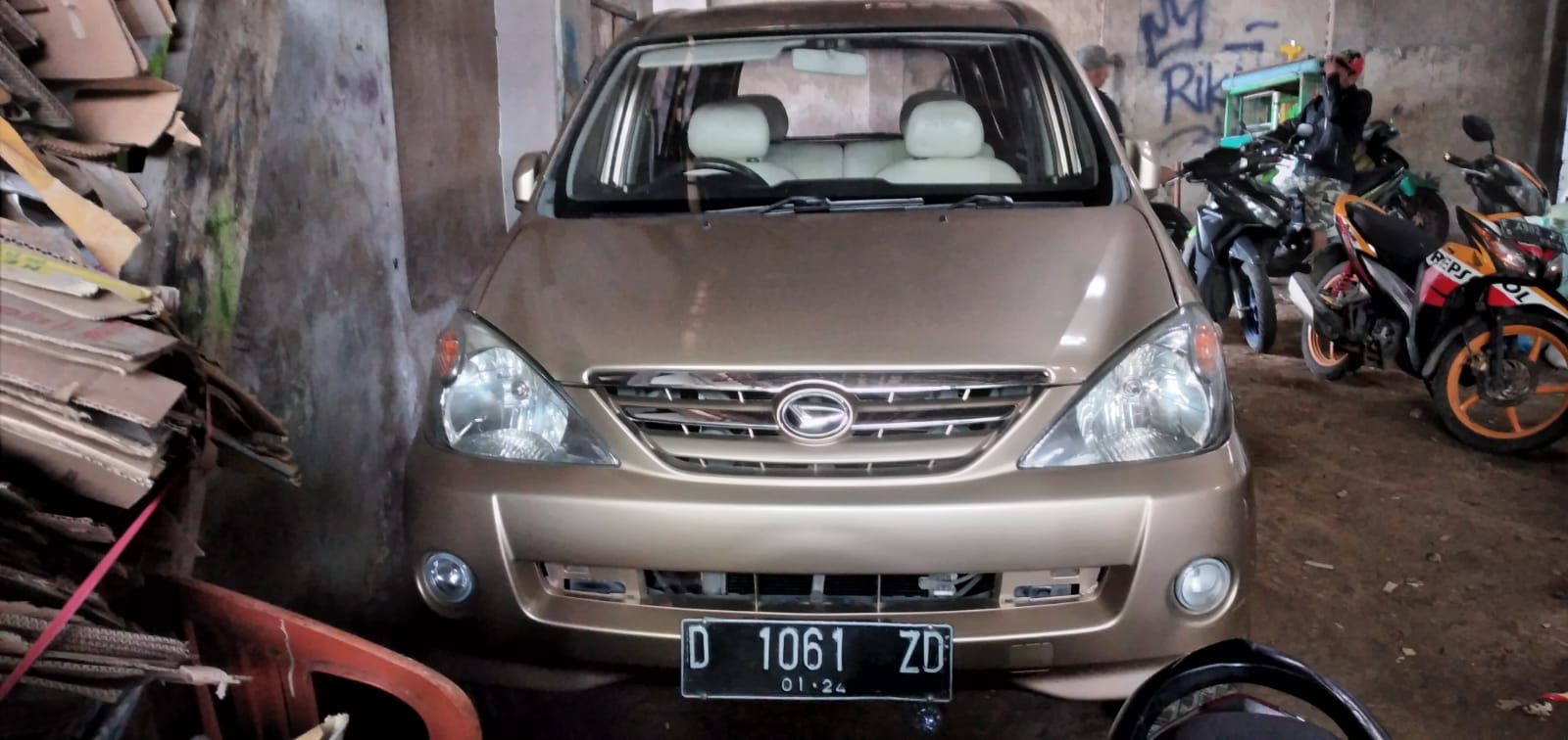 Second Hand 2005 Daihatsu Xenia Second Hand 2005 Daihatsu Xenia
